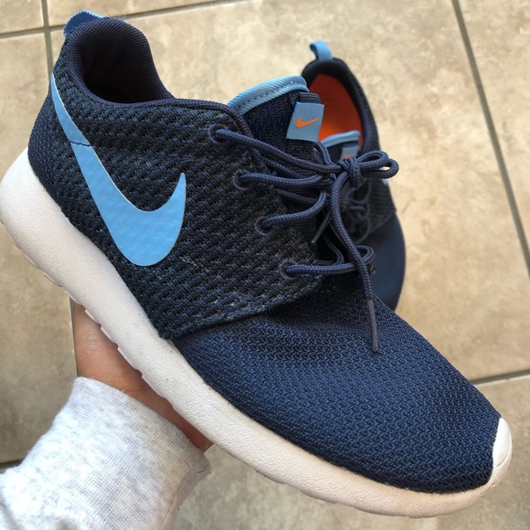 nike roshe run mens